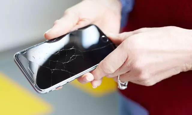 Cracked screen repair houston display